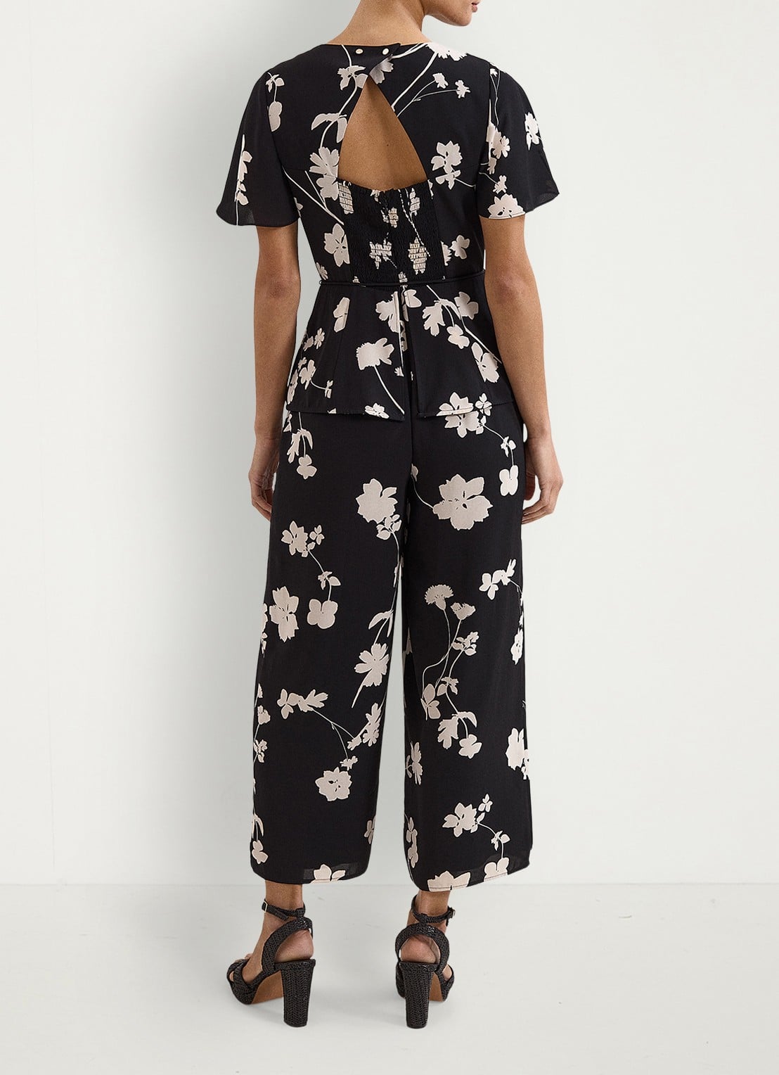 Phase Eight Jolie wide fit jumpsuit met bloemenprint en strikceintuur - achterkant 5 zwart