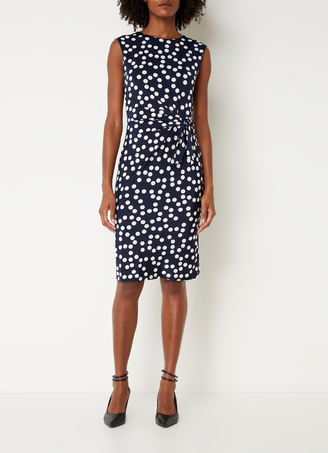 Phase Eight Josey mini kokerjurk met stippenprint en strikceintuur - detail 2 donkerblauw