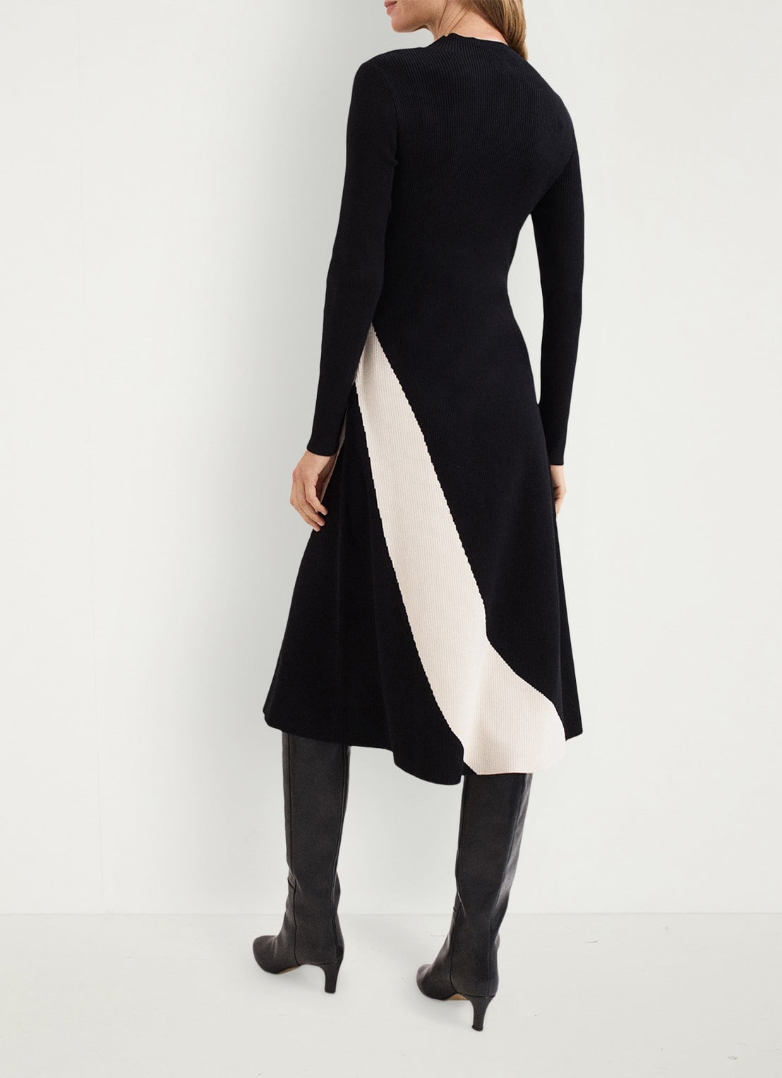 Phase Eight Julie ribgebreide midi jurk met print - achterkant 3 zwart