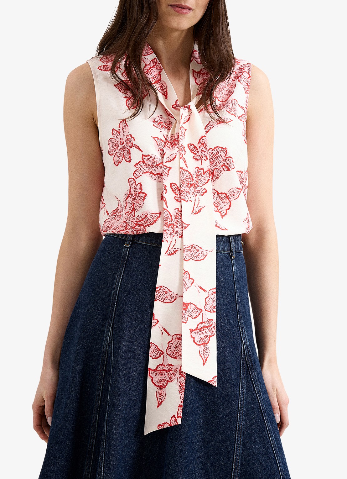 Phase Eight Junie top met sjaalkraag en bloemenprint - detail 4 rood