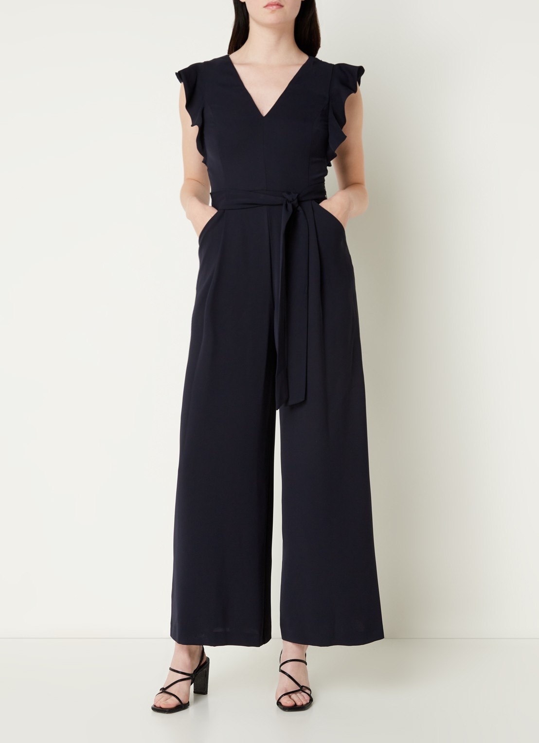 Phase Eight Kallie wide fit jumpsuit met volant en strikceintuur  - detail 4 donkerblauw