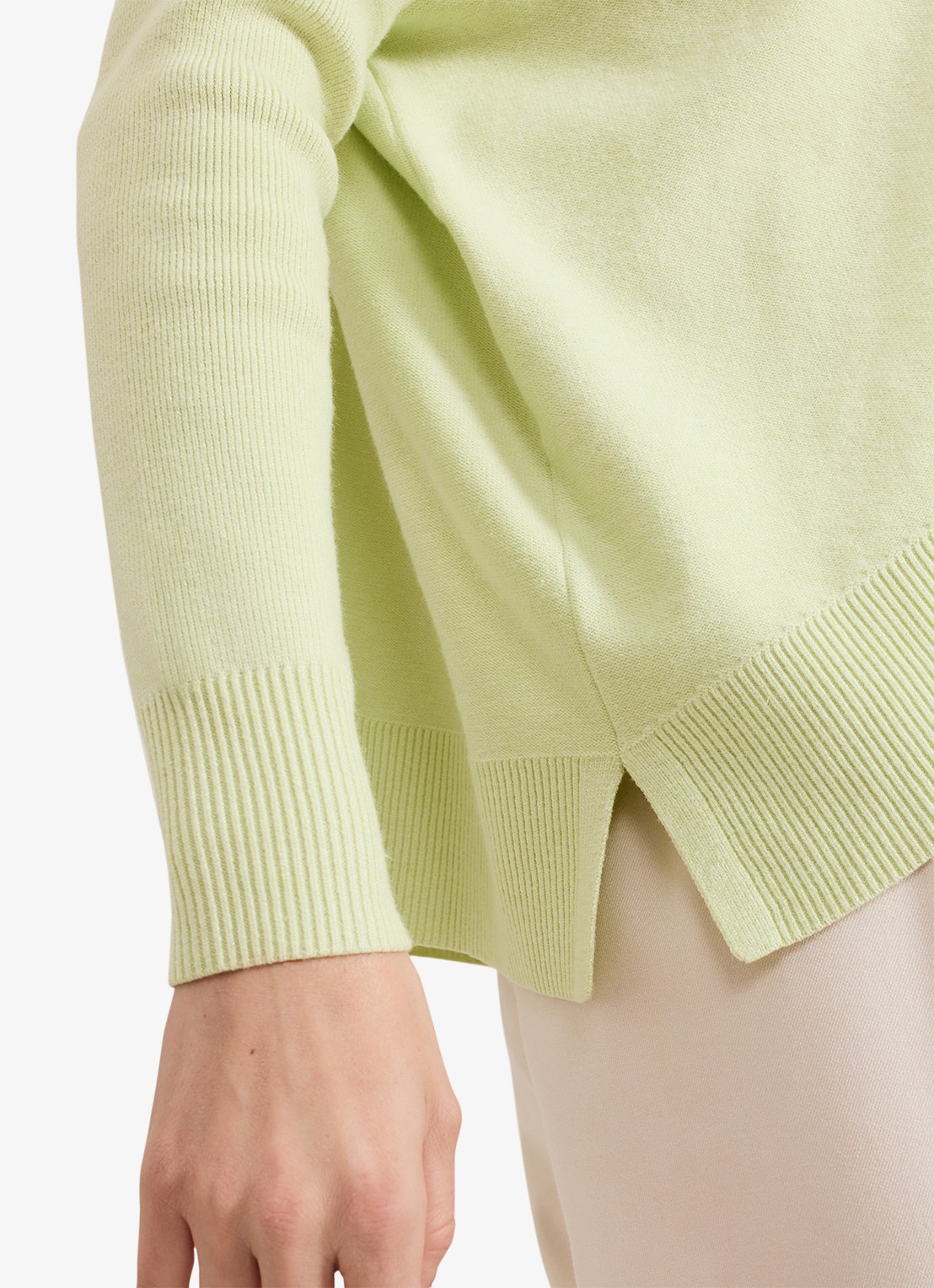 Phase Eight Kara fijngebreide trui met stretch - detail 6 lime