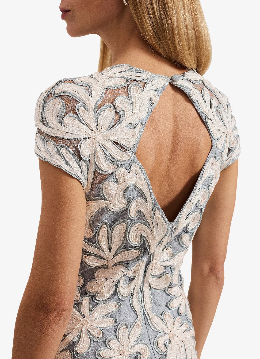 Phase Eight Karima midi jurk met bloemenprint - detail 6 lichtblauw