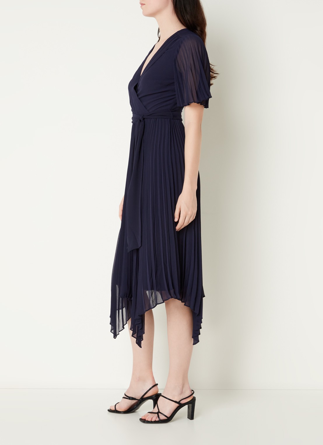 Phase Eight Kendall midi jurk met plissé en strikceintuur - voorkant 3 donkerblauw