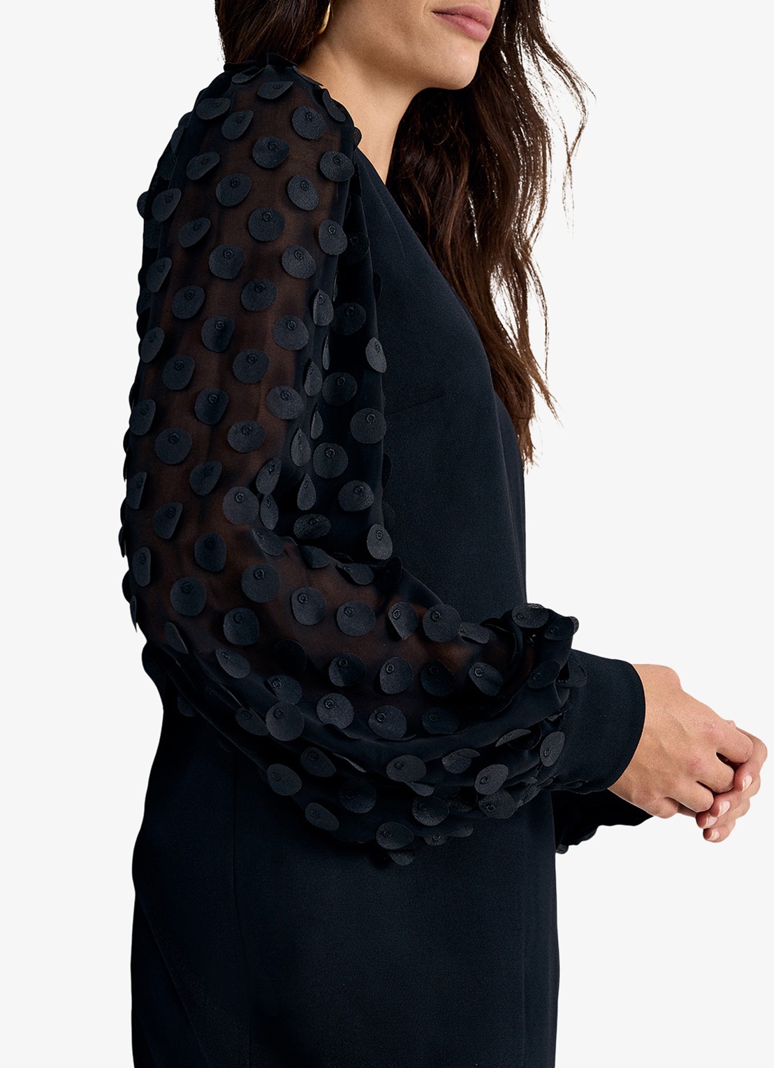 Phase Eight Laura mini jurk met V-hals en pofmouwen - detail 3 zwart