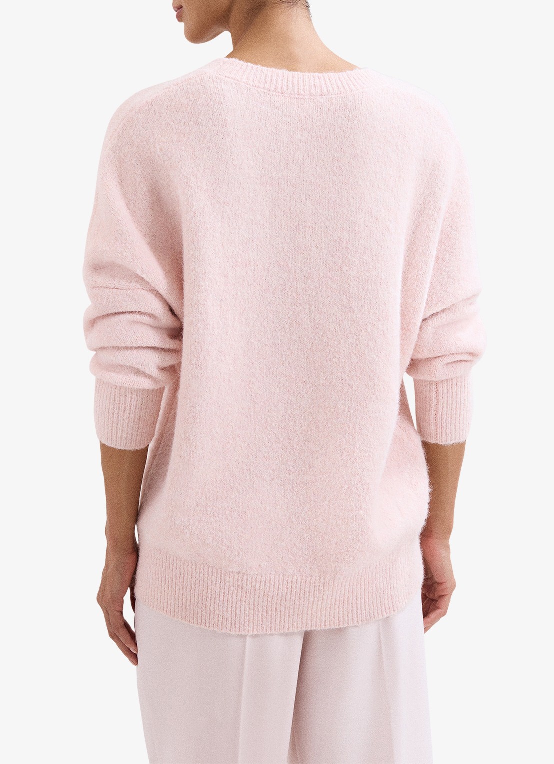 Phase Eight Leah fijngebreide trui in wolblend - achterkant 8 roze