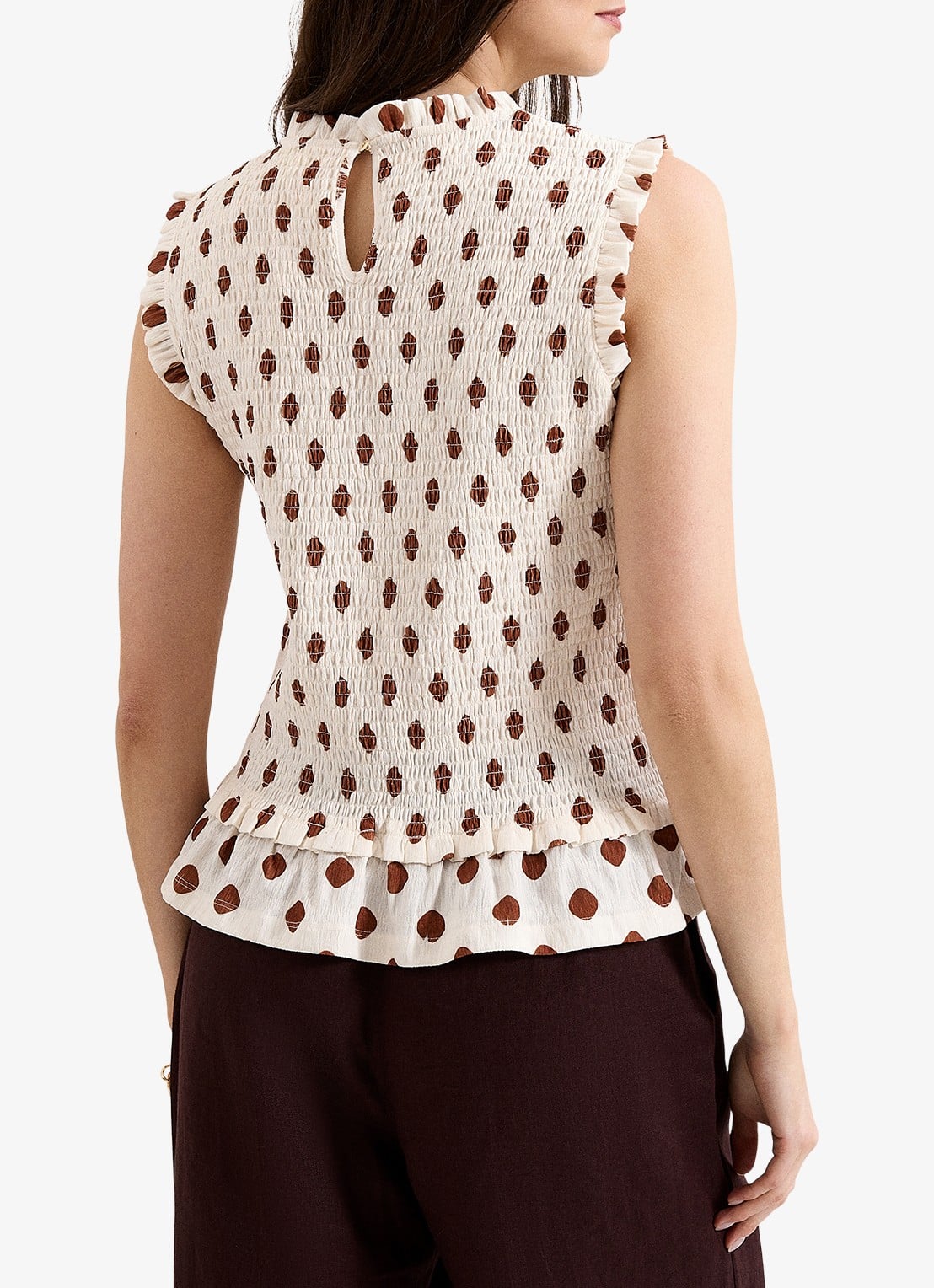 Phase Eight Lenora top met stippenprint en smockwerk - achterkant 3 gebroken wit