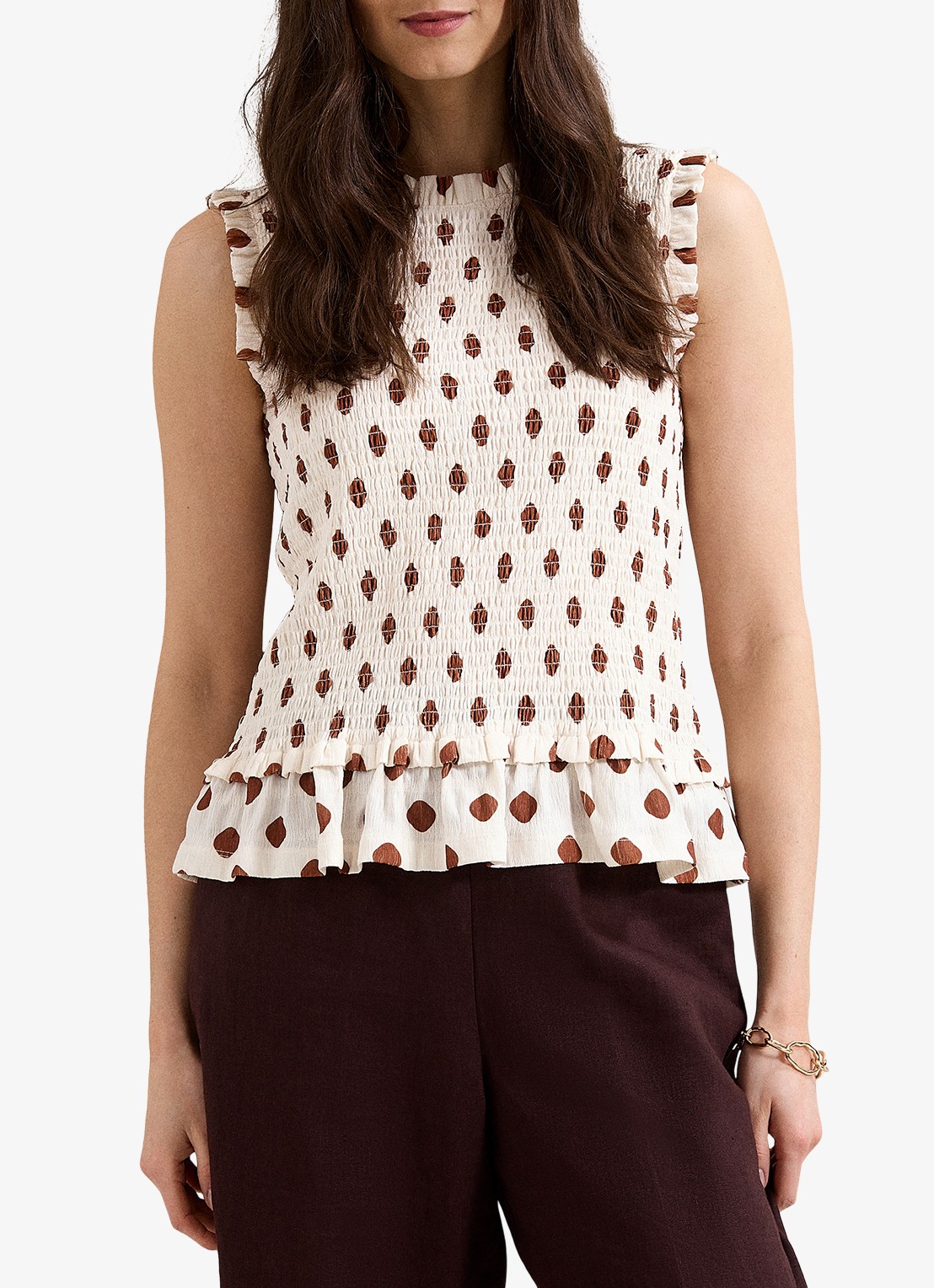 Phase Eight Lenora top met stippenprint en smockwerk - detail 4 gebroken wit