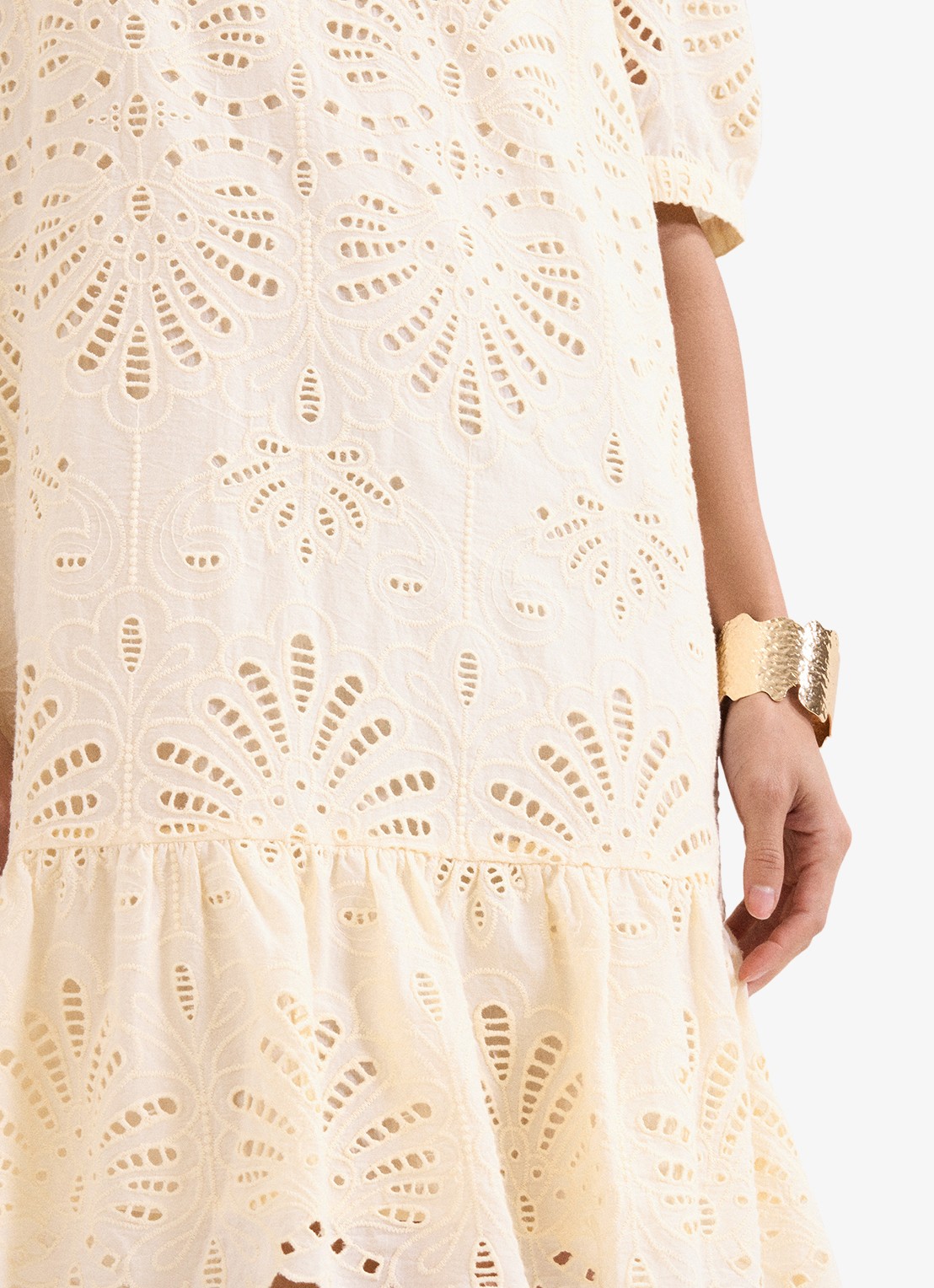 Phase Eight Liliana mini jurk met borduring - detail 4 geel