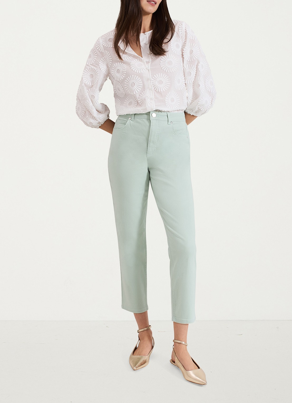 Phase Eight Lindsey cropped tapered jeans met steekzakken - voorkant 3 lichtgroen