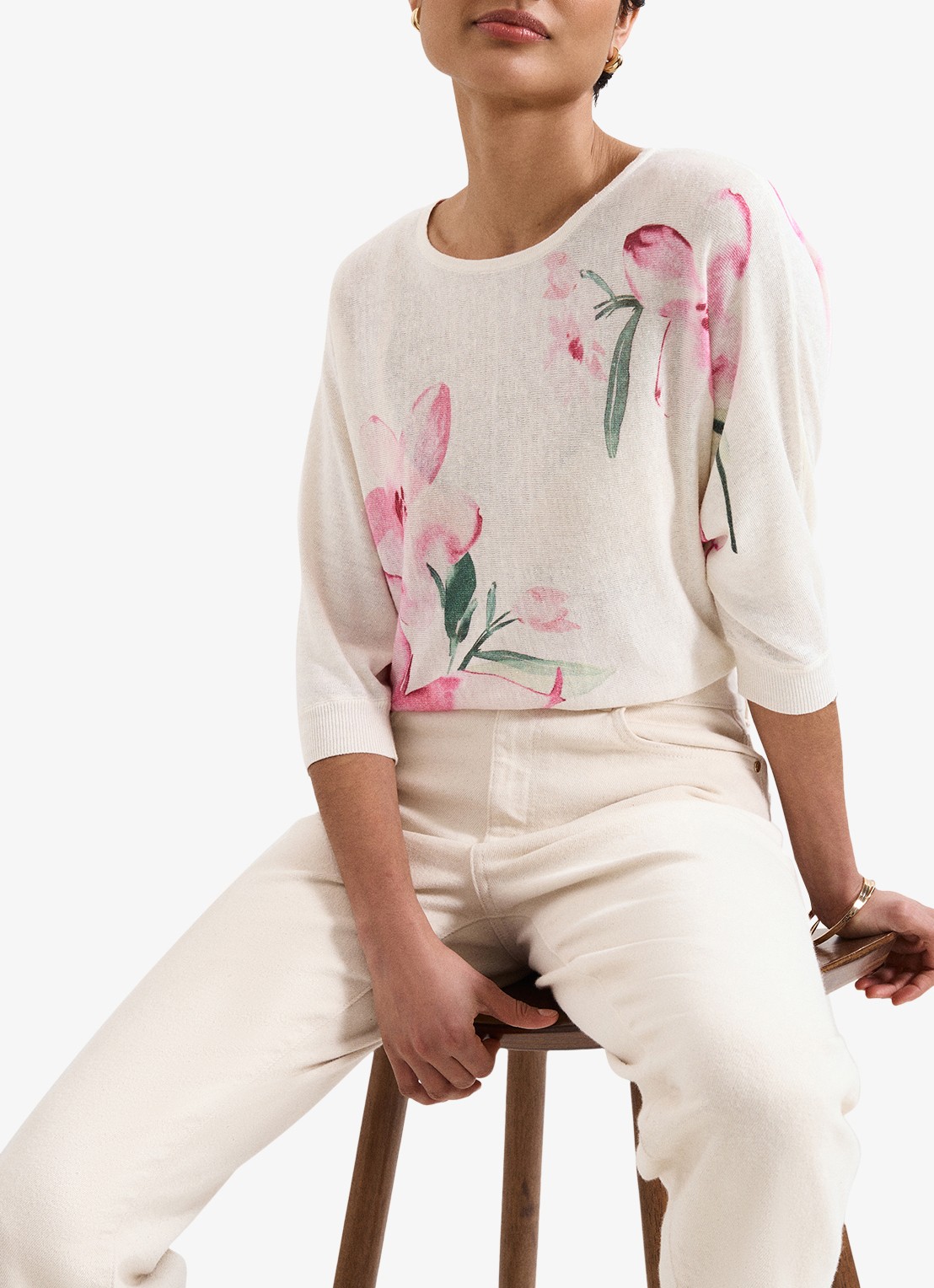Phase Eight Lorelei fijngebreide trui in linnenblend met bloemenprint - detail 2 roze