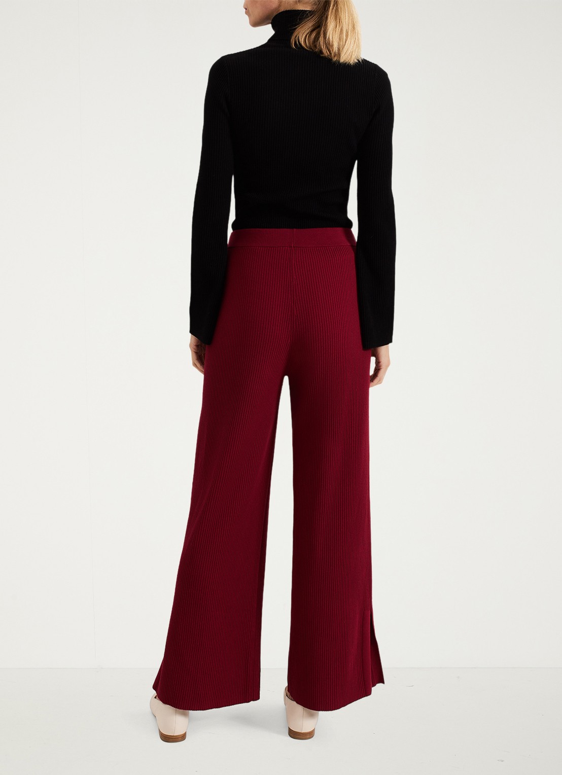 Phase Eight Lori ribgebreide high waist wide fit broek - achterkant 8 bordeauxrood