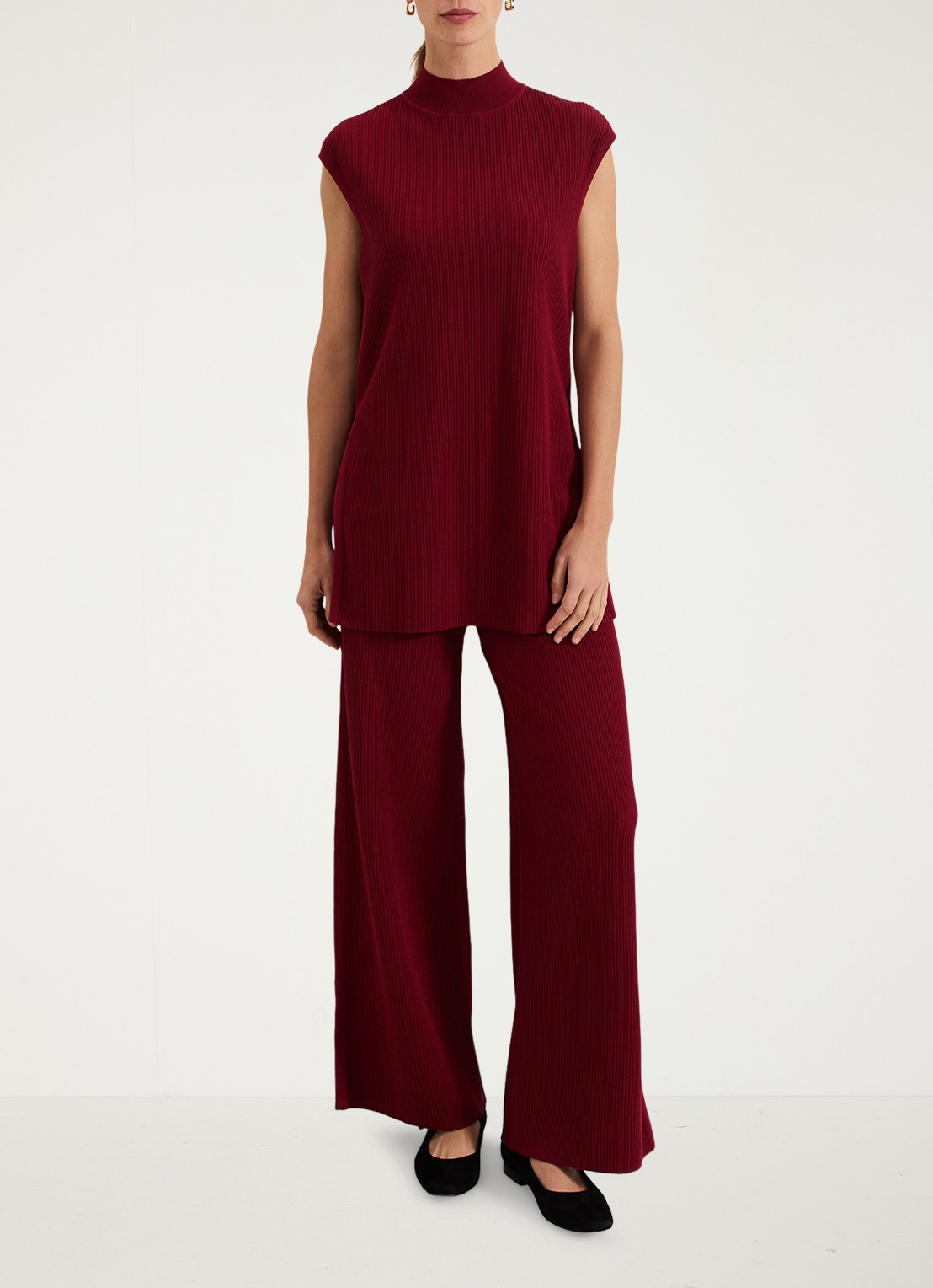 Phase Eight Lori ribgebreide top met splitten - voorkant 3 bordeauxrood