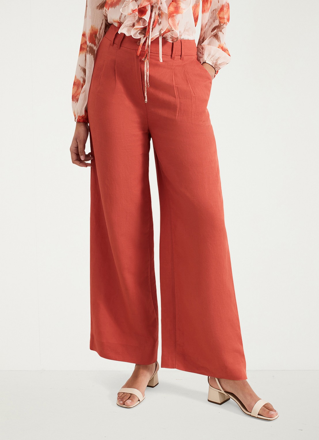 Phase Eight Lottie high waist loose fit pantalon in linnenblend - detail 4 roodbruin