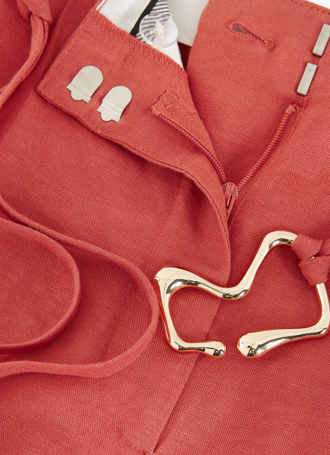 Phase Eight Lottie mid waist straight fit korte broek in linnenblend - detail 6 roodbruin