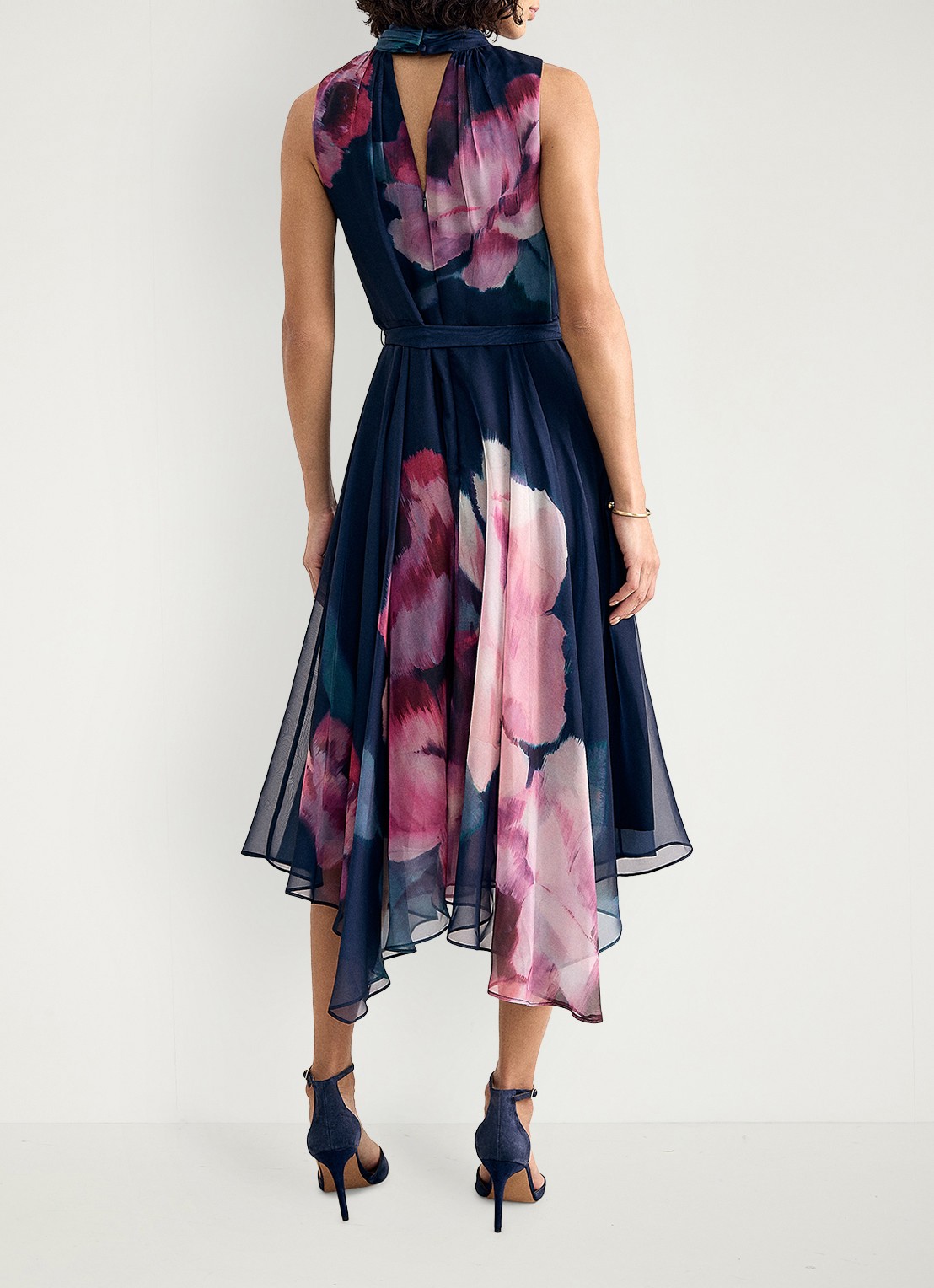 Phase Eight Lucinda midi jurk met bloemenprint en ruches - achterkant 3 blauw