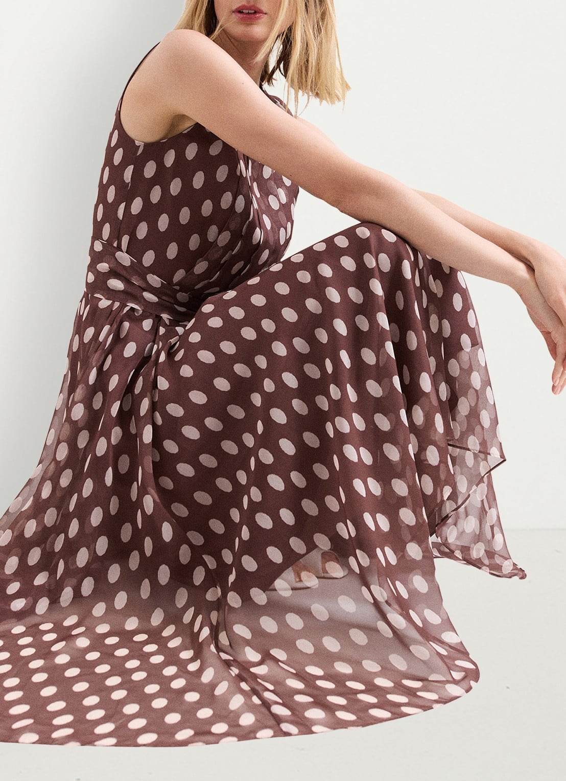 Phase Eight Lucinda midi jurk met stippenprint en plooien  - detail 7 bruin