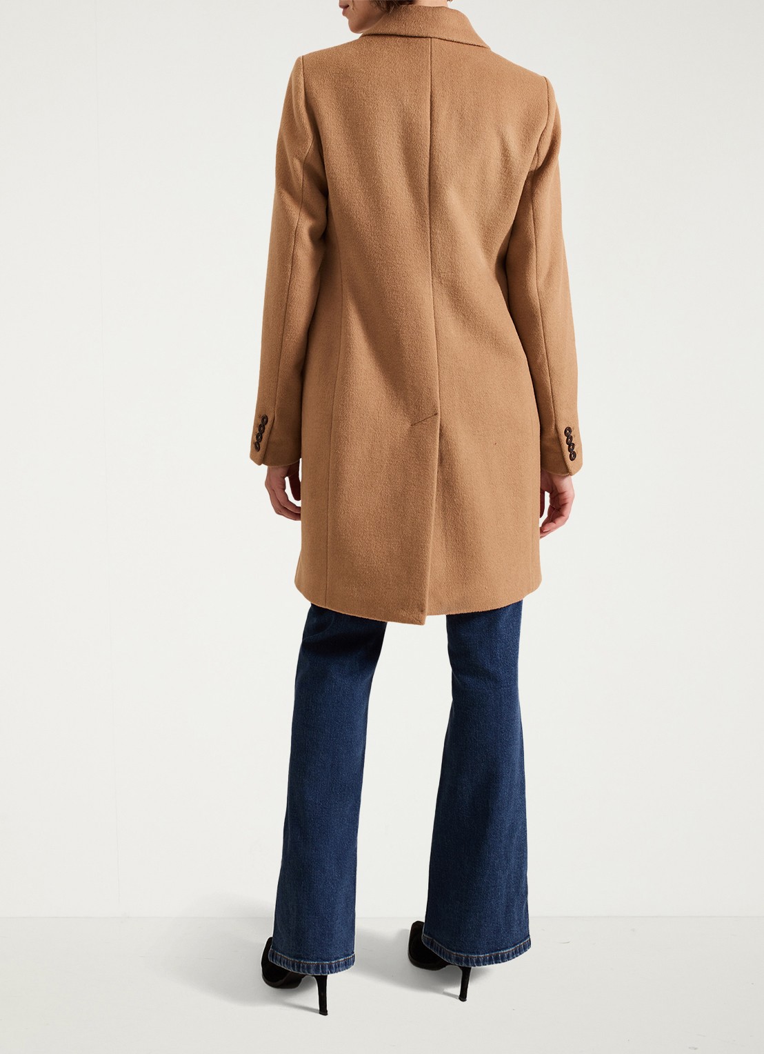 Phase Eight Lydia mantel in wolblend - achterkant 6 camel