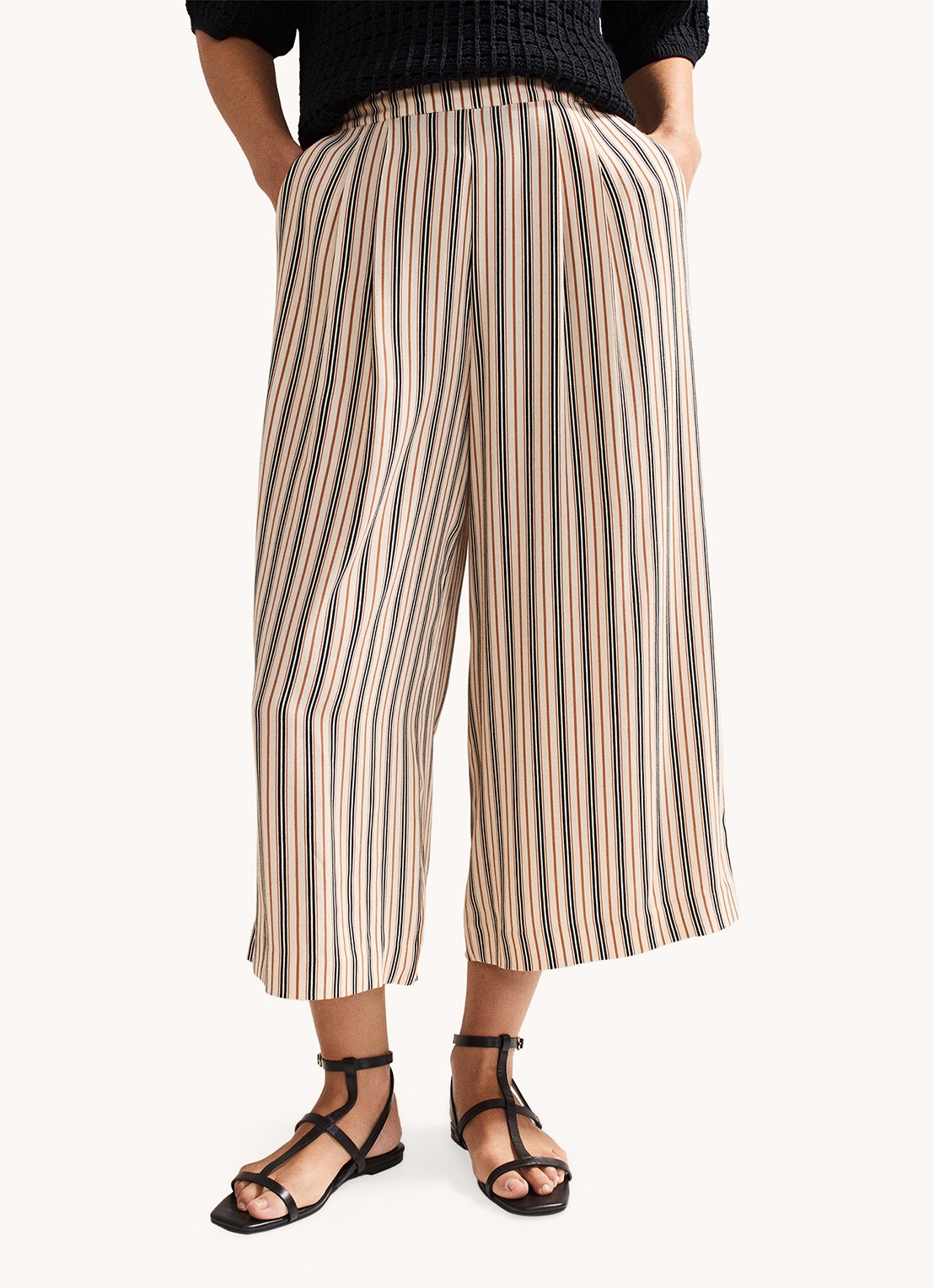 Phase Eight Malaya high waist wide fit culotte met streepprint - detail ivoor