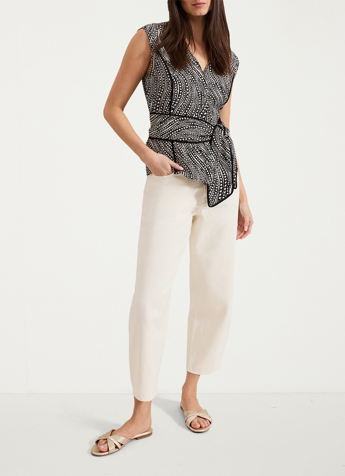 Phase Eight Mariana top met V-hals en strikceintuur - detail 7 zwart