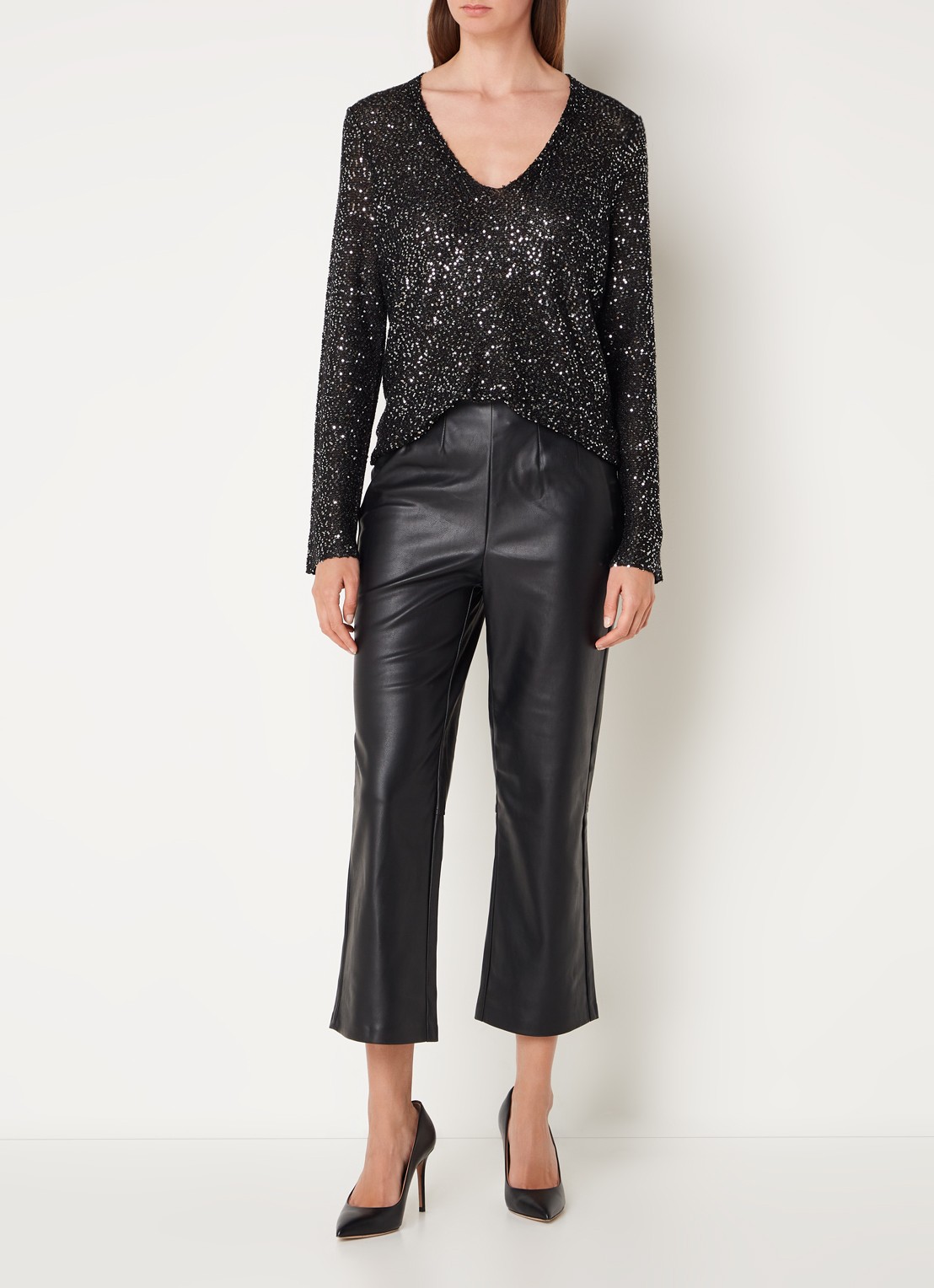 Phase Eight Marielle high waist cropped flared fit broek van imitatieleer - voorkant 5 zwart