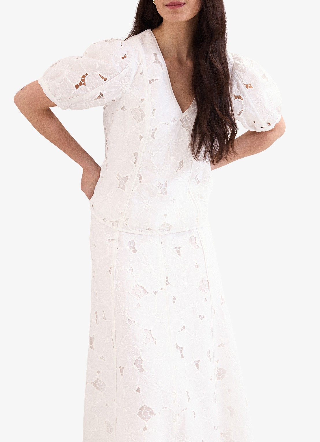 Phase Eight Marina top met broderie - detail ivoor