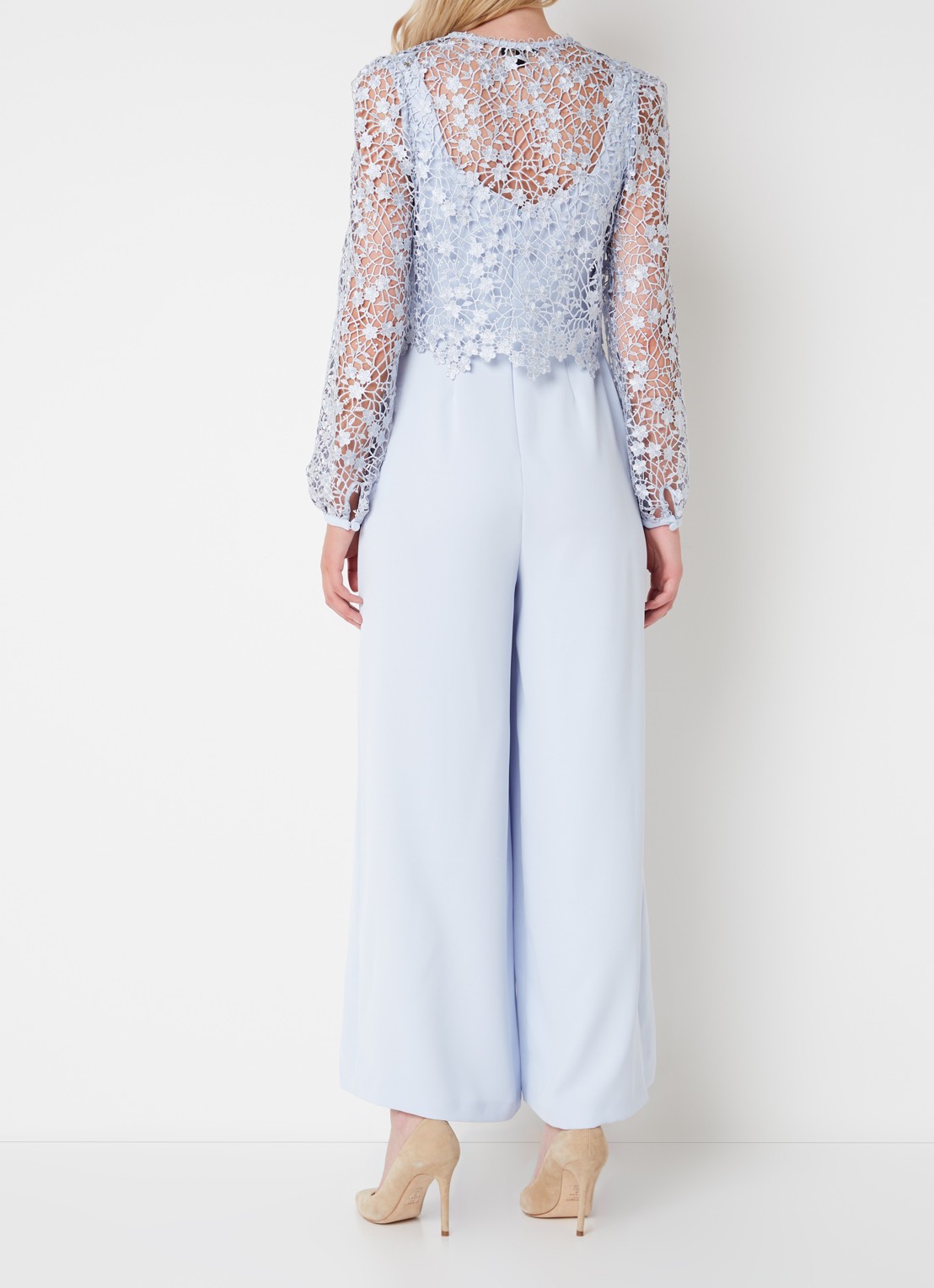Phase Eight Mariposa jumpsuit met bolero van kant - achterkant lichtblauw