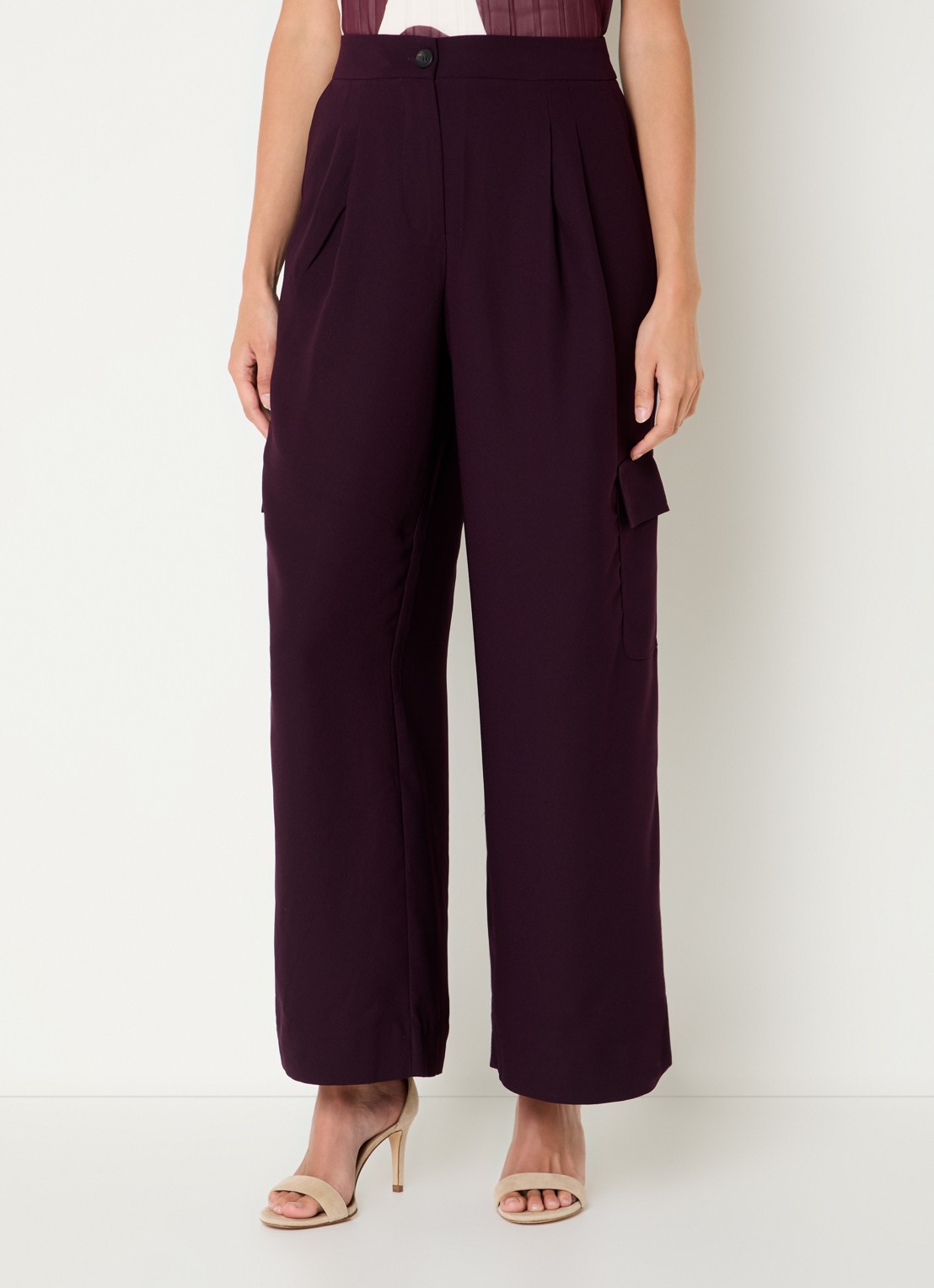 Phase Eight Marissa high waist wide fit cargobroek met steekzakken - detail 2 aubergine