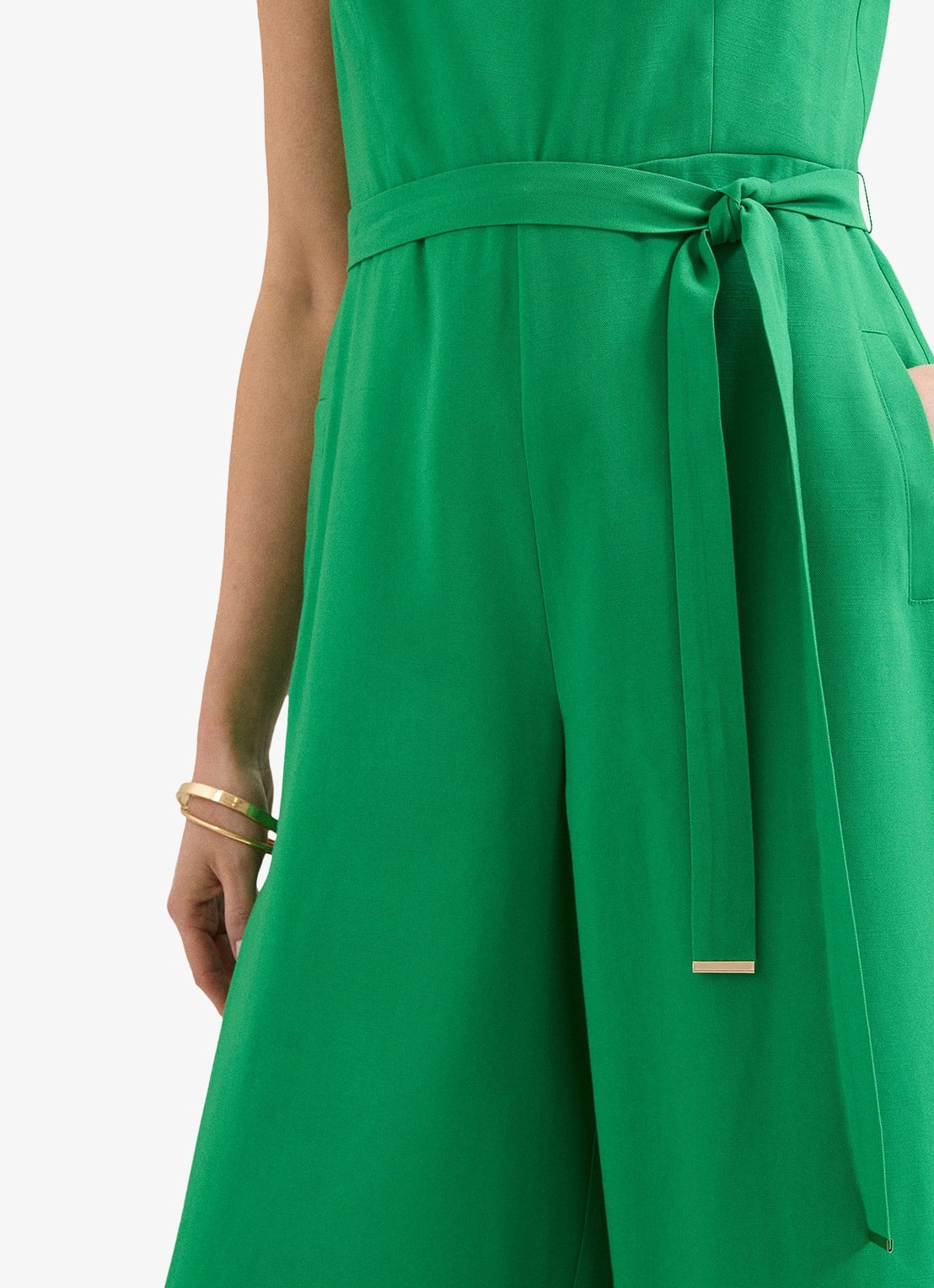 Phase Eight Marta loose fit jumpsuit met strikceintuur - detail 4 groen