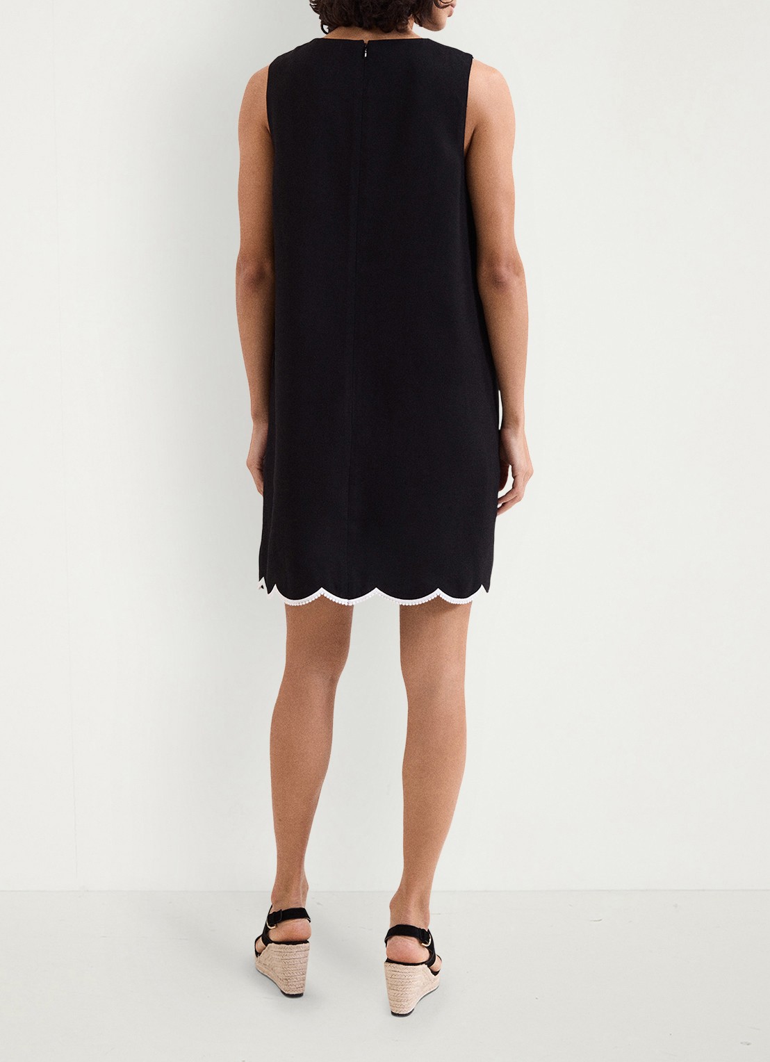 Phase Eight Marta mini jurk met ronde hals - achterkant zwart