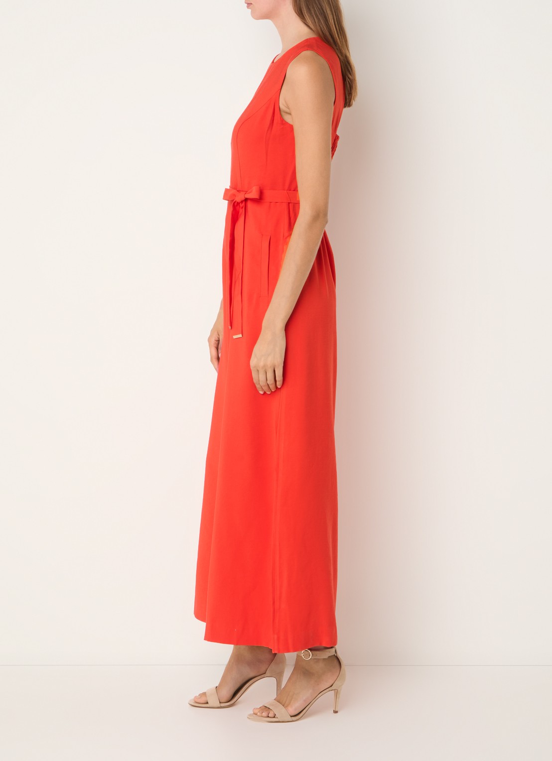 Phase Eight Marta wide fit jumpsuit met strikceintuur - voorkant 3 rood