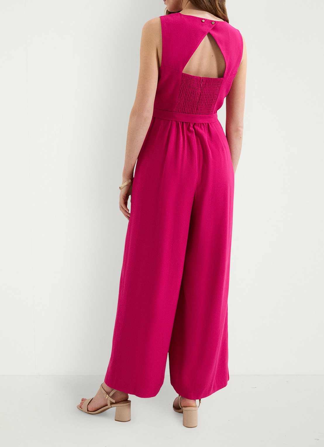 Phase Eight Marta wide fit jumpsuit met strikceintuur - achterkant fuchsia