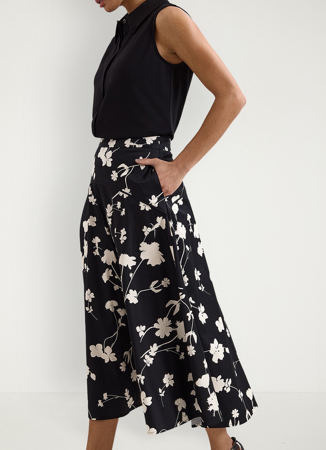 Phase Eight Mavis midi rok met bloemenprint - detail 3 zwart
