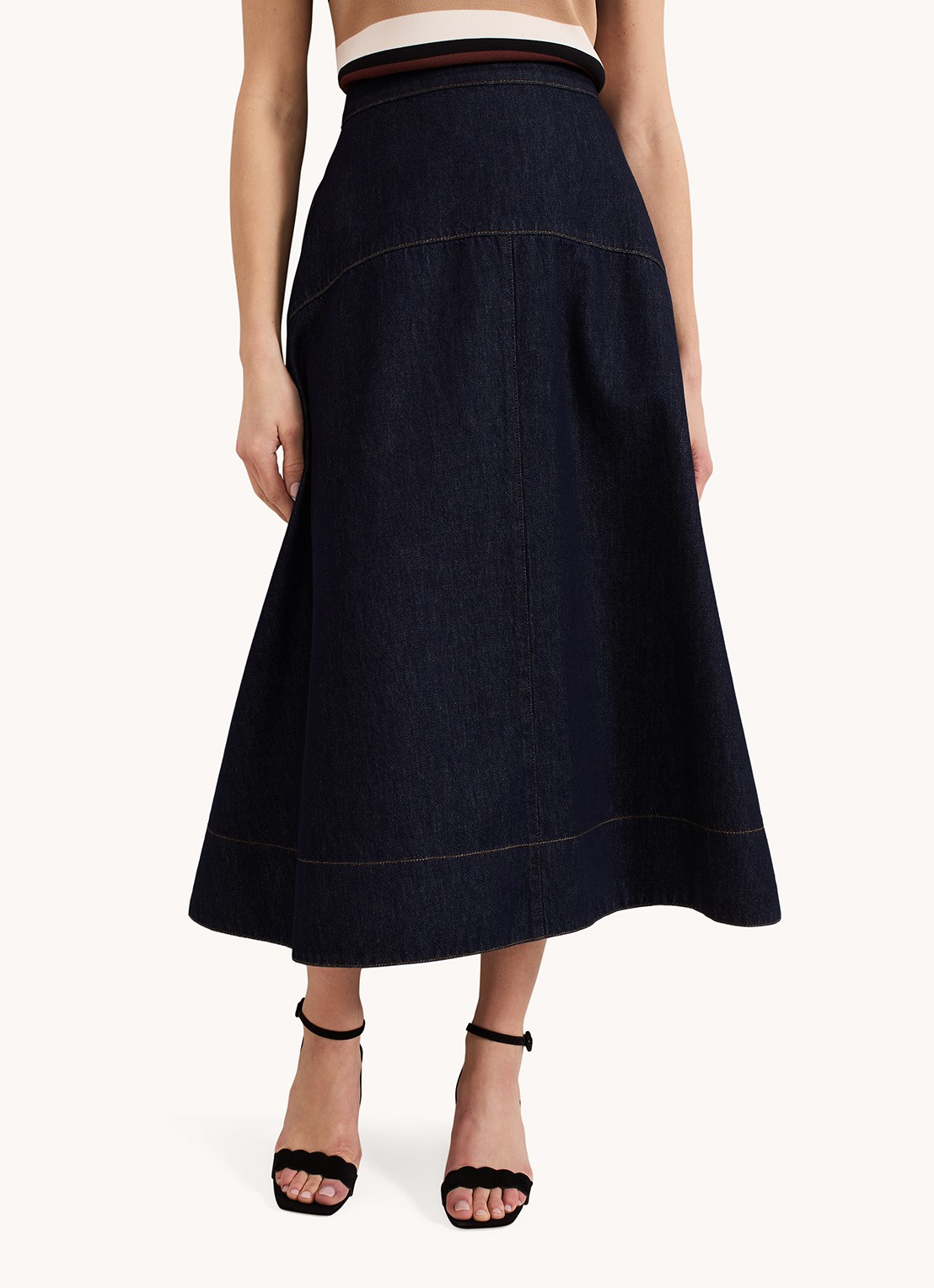 Phase Eight Mavis midi rok van chambray met steekzakken - detail denim