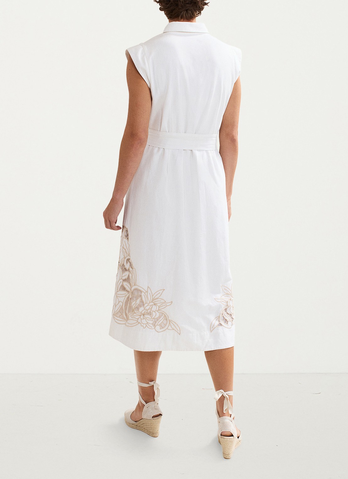 Phase Eight Melana midi T-shirt in linnenblend met strikceintuur - achterkant wit