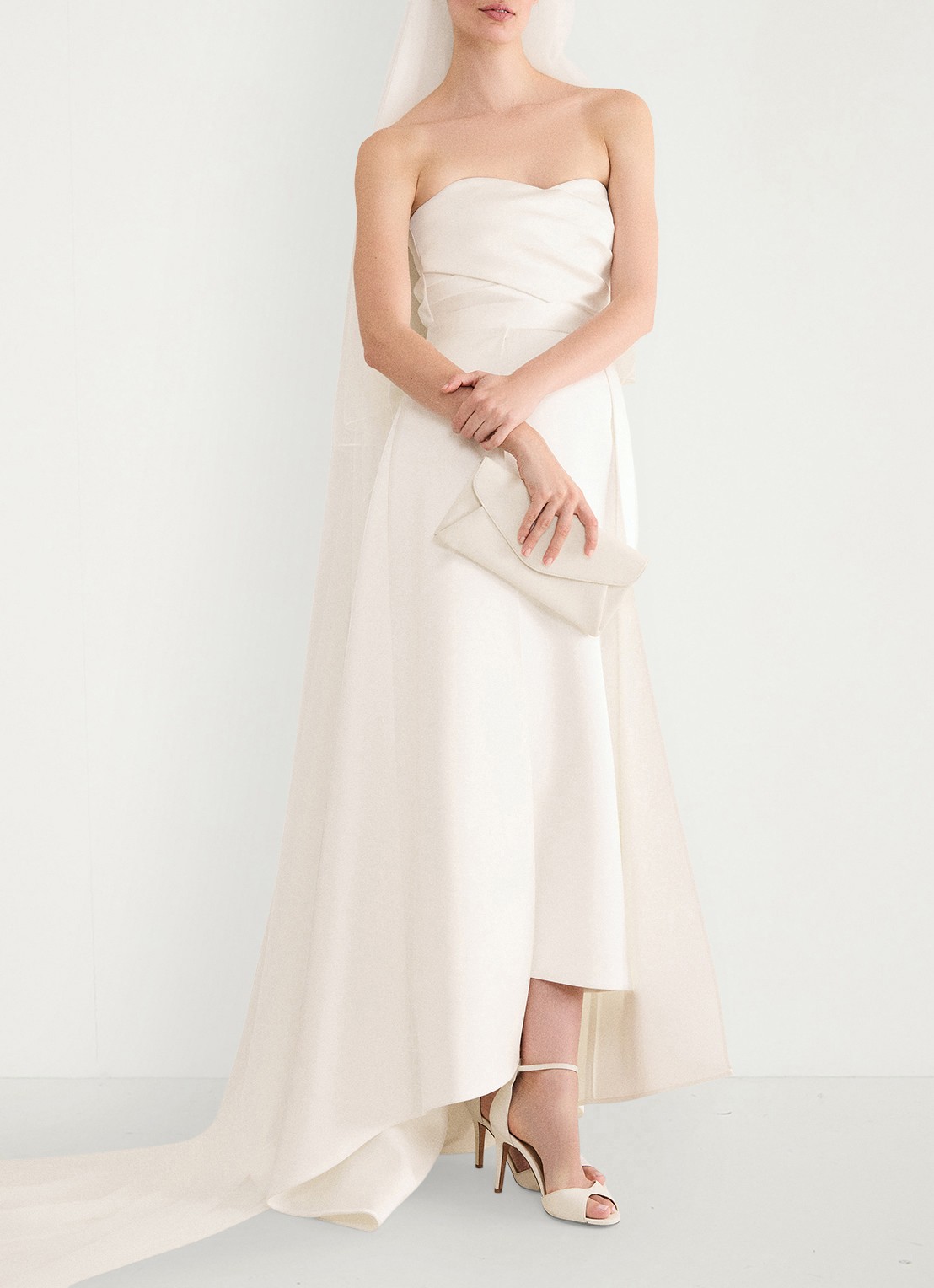 Phase Eight Meredith maxi jurk van satijn met strikdetail - voorkant 3 ivoor