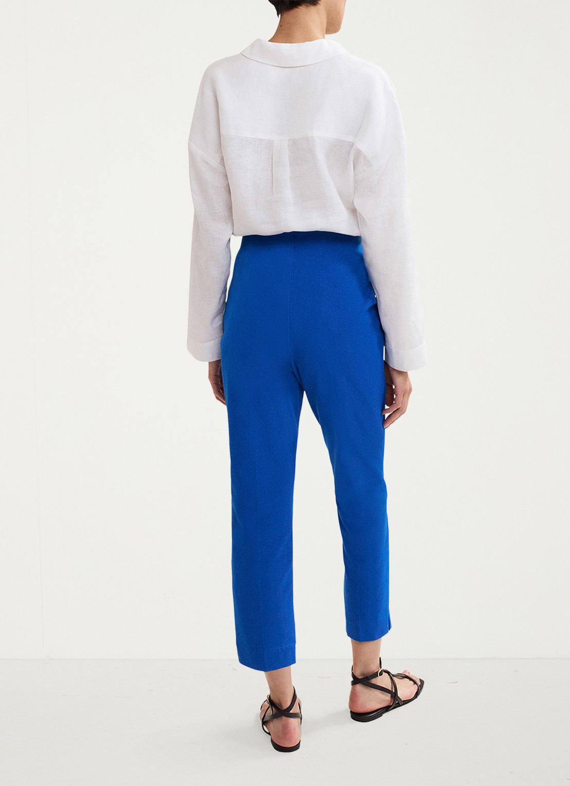 Phase Eight Miah high waist tapered fit cropped pantalon met stretch - achterkant kobaltblauw