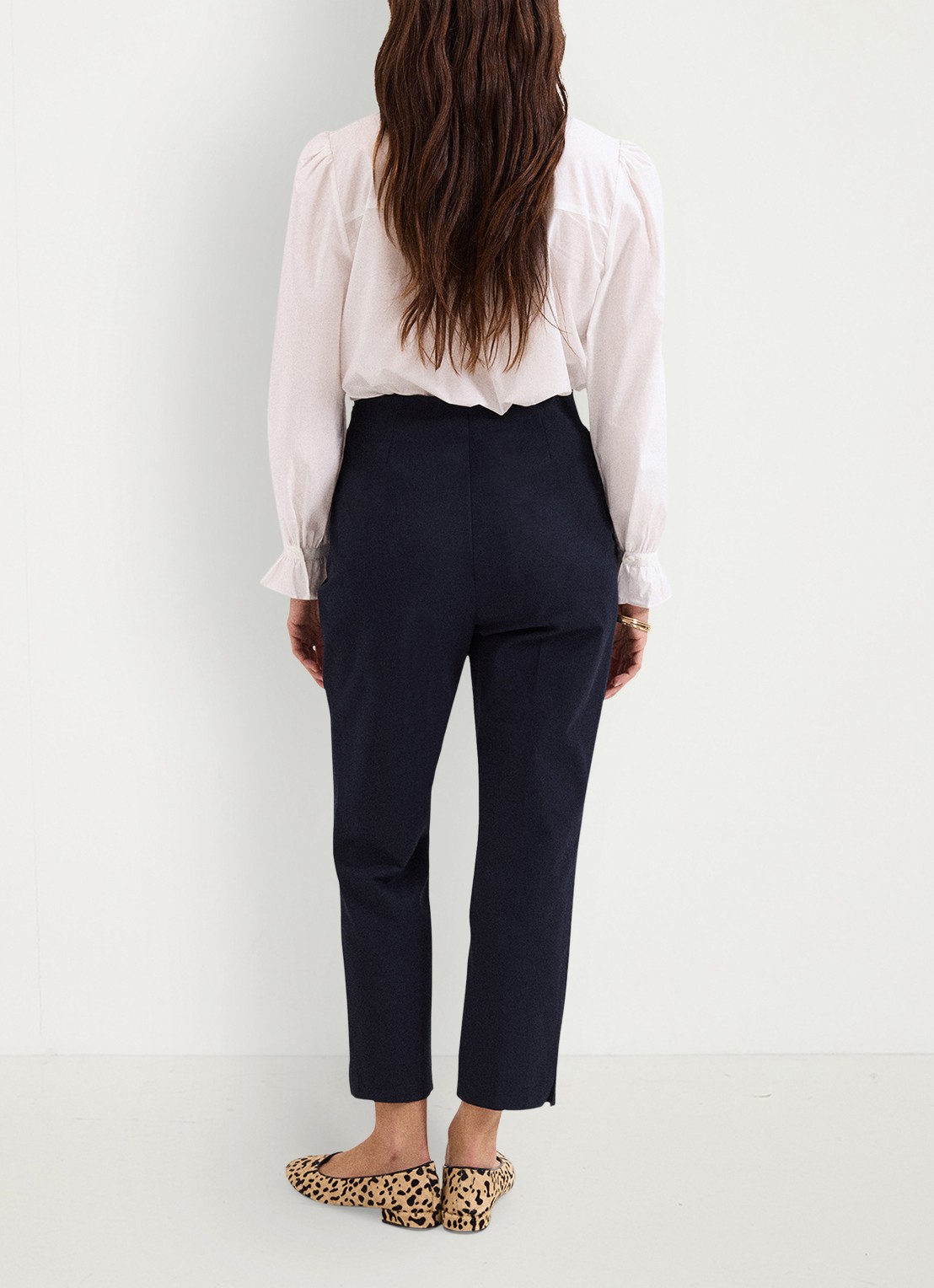 Phase Eight Miah slim fit pantalon met paspelzakken - achterkant 5 navy