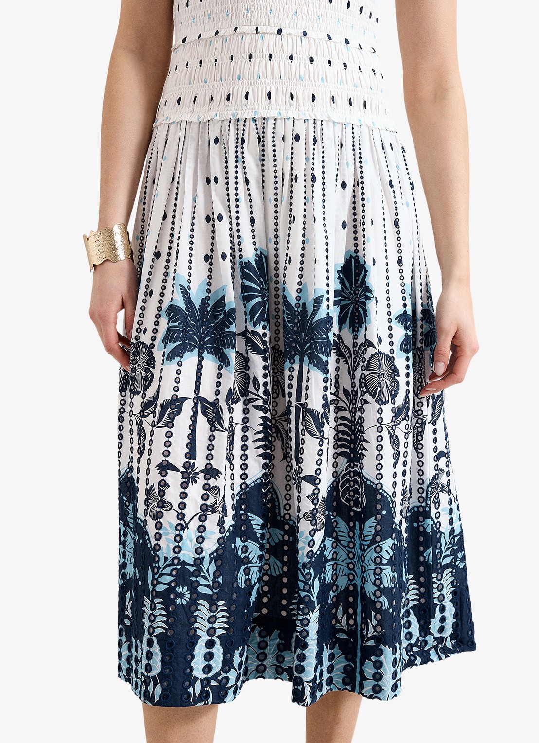 Phase Eight Midi jurk met stippenprint en smockwerk - detail 3 wit