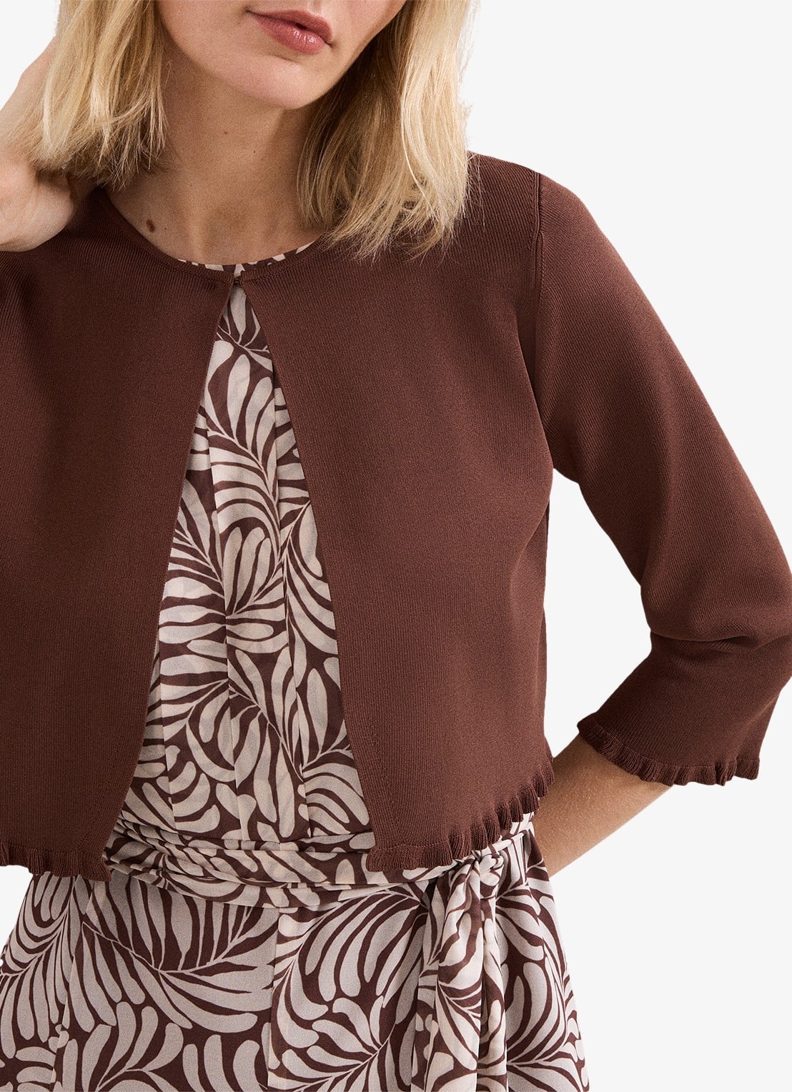 Phase Eight Mimi fijngebreid vest met ronde hals - detail 3 bruin