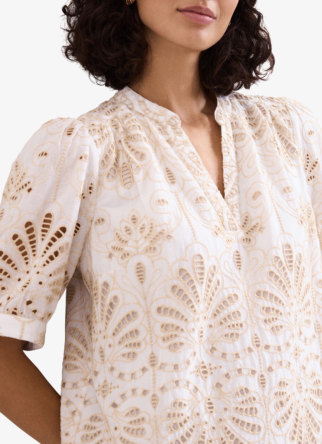 Phase Eight Mini jurk met borduring - detail 2 creme