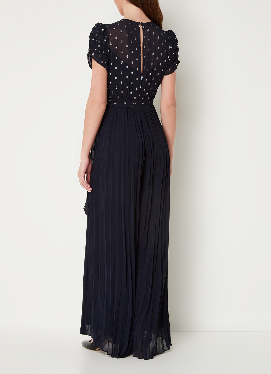Phase Eight Molli wide fit jumpsuit met stippenprint en strikceintuur - achterkant donkerblauw