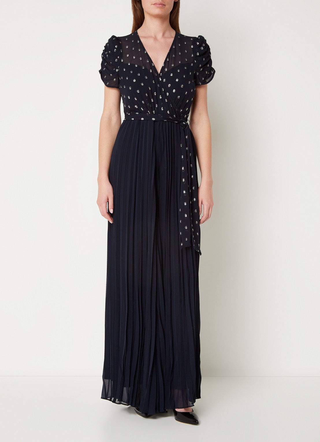 Phase Eight Molli wide fit jumpsuit met stippenprint en strikceintuur - detail 2 donkerblauw