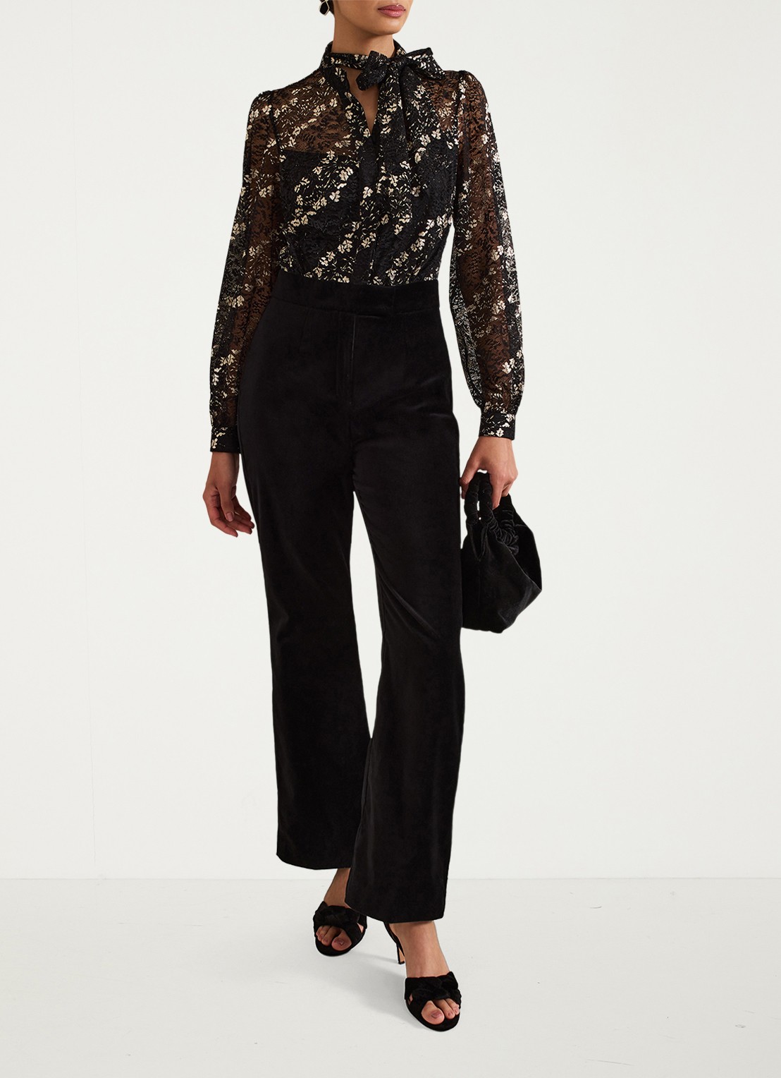 Phase Eight Morilla semi-transparante flared fit jumpsuit met kant - detail 2 zwart