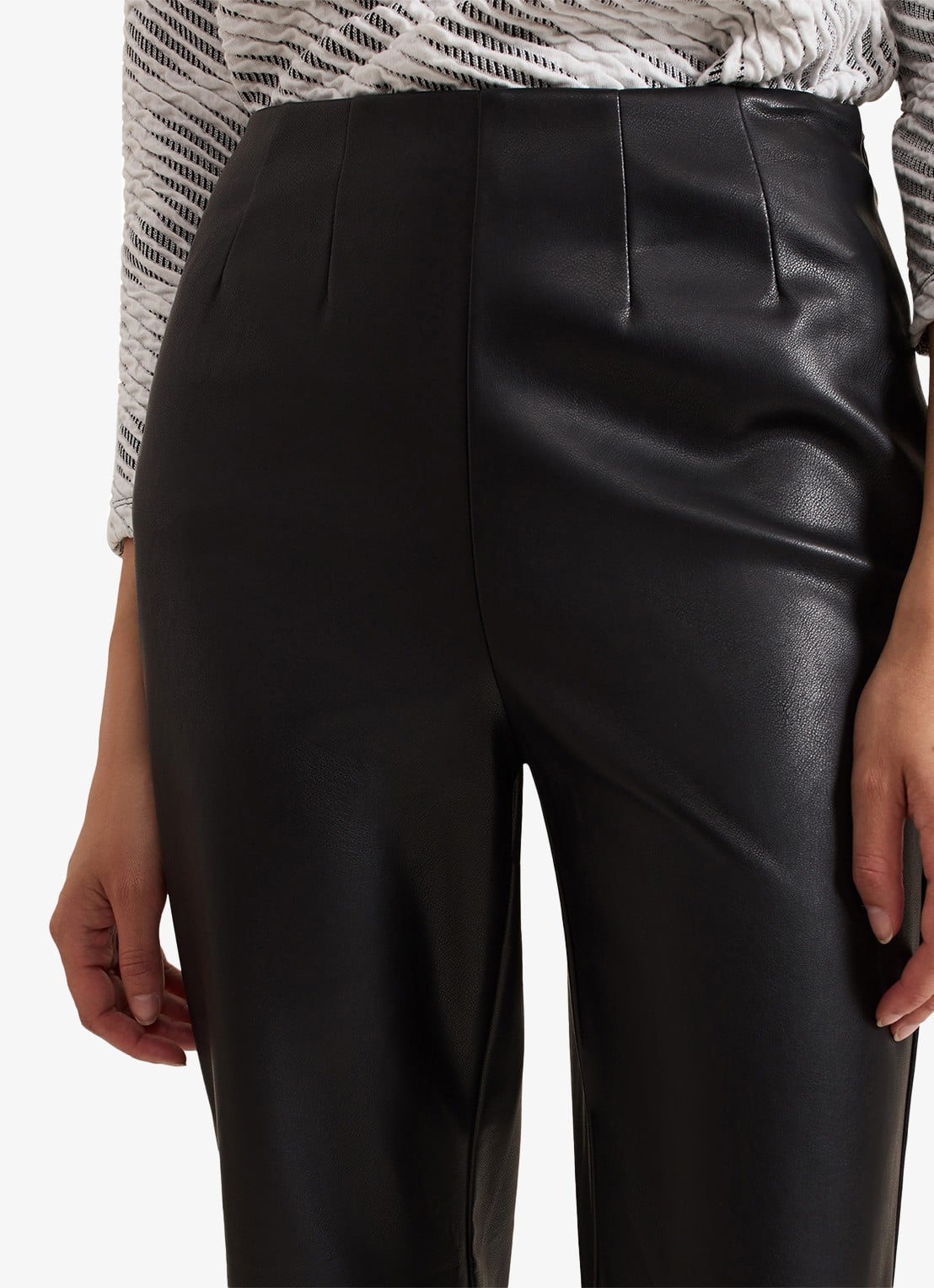 Phase Eight Mya straight fit cropped broek van imitatieleer - detail 4 zwart