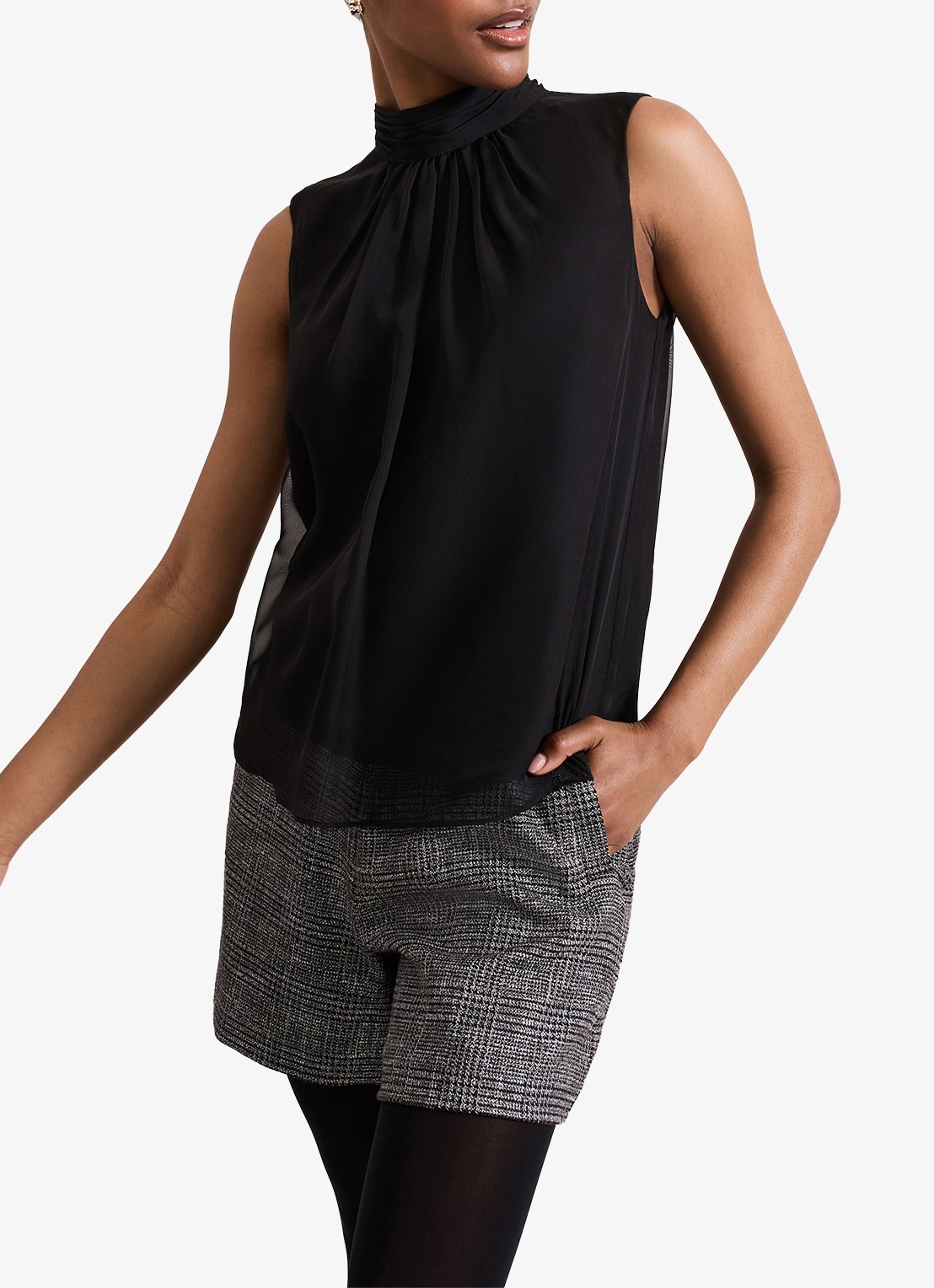 Phase Eight Nella mouwloze top met sjaalkraag - detail 4 zwart