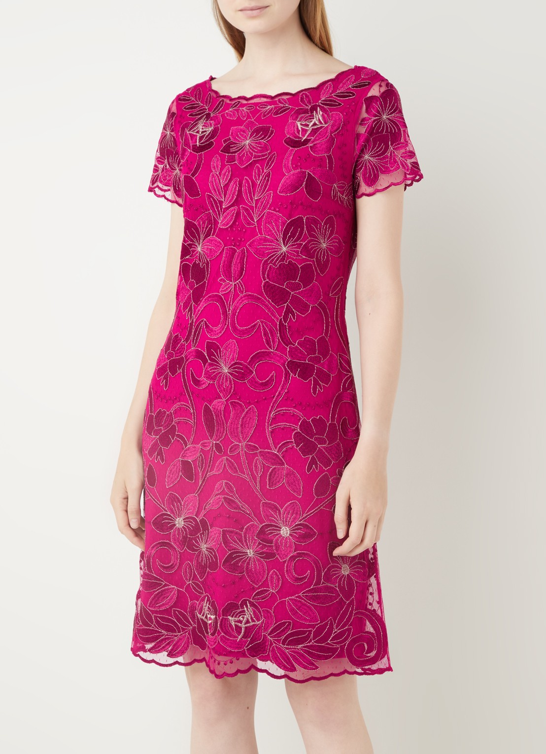 Phase Eight Nessa mini jurk van kant met bloemenprint - detail fuchsia