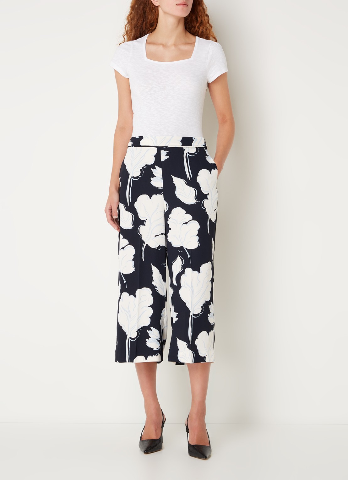 Phase Eight Noelle high waist wide fit culotte met bladprint - voorkant 3 donkerblauw