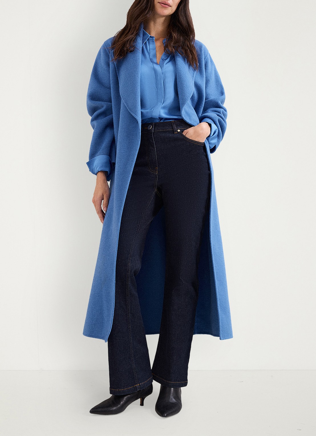 Phase Eight Novie blouse van satijn - detail 6 blauw