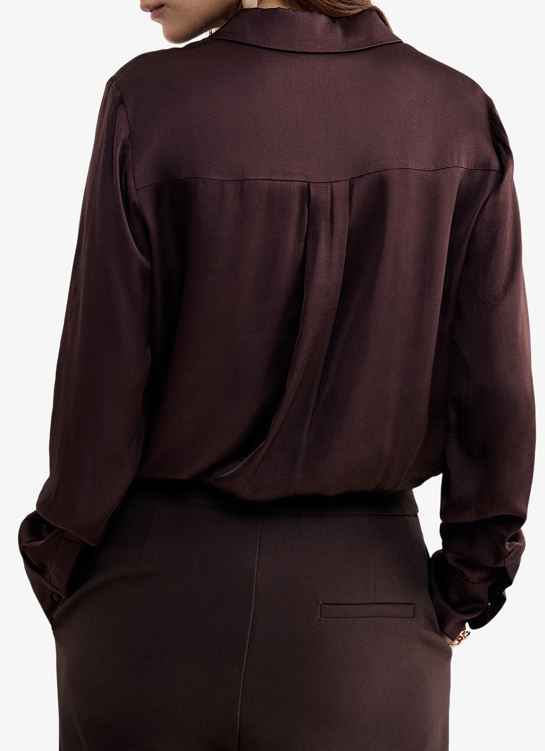 Phase Eight Novie Satin Shirt - achterkant 8 bruin